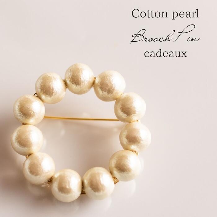 愛らしいお花のサークルのブローチ （株）GSTV