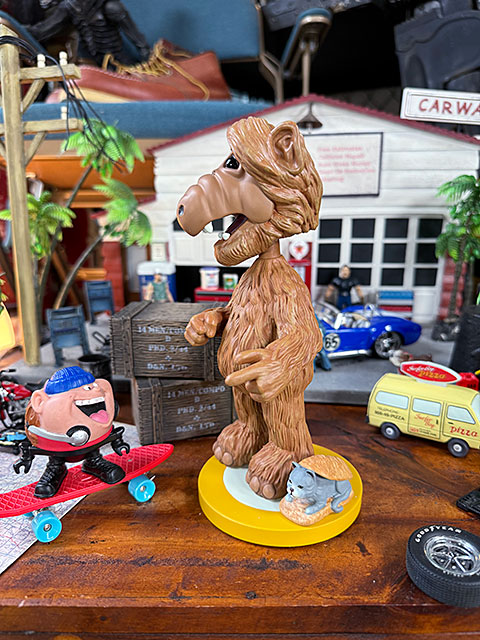 楽天市場】NECA アルフ ヘッドノッカー ボビングヘッド アメリカン雑貨