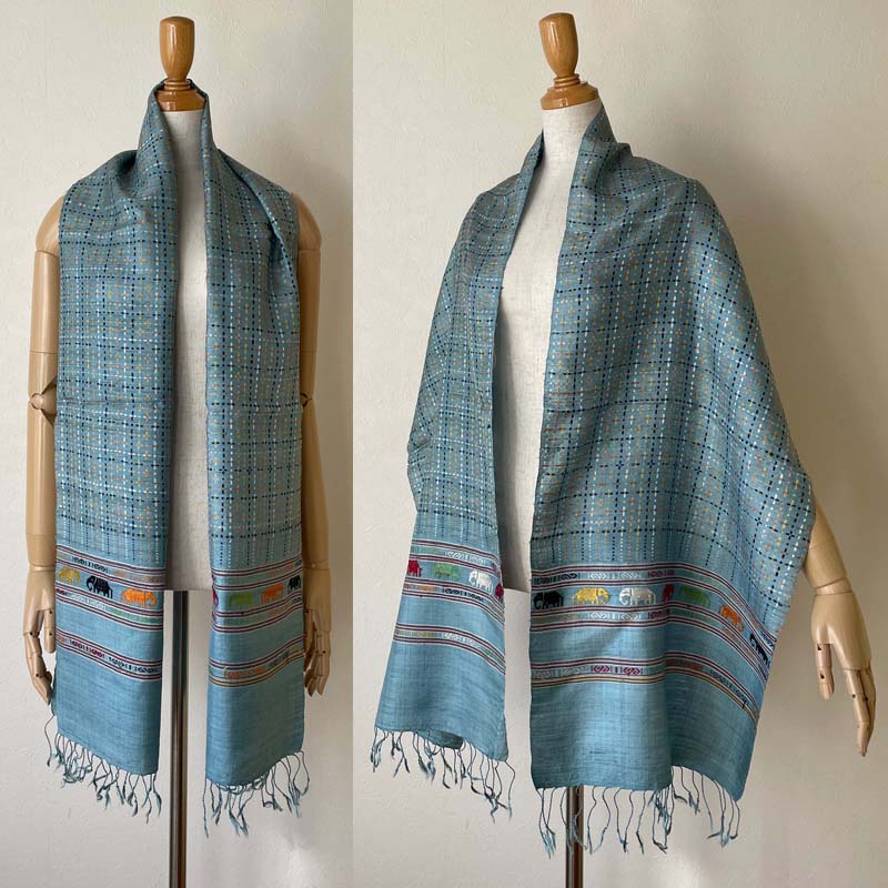 ☆ラオスの刺繍布 70～80年前の古布 21 浮き織り 絣 アンティーク