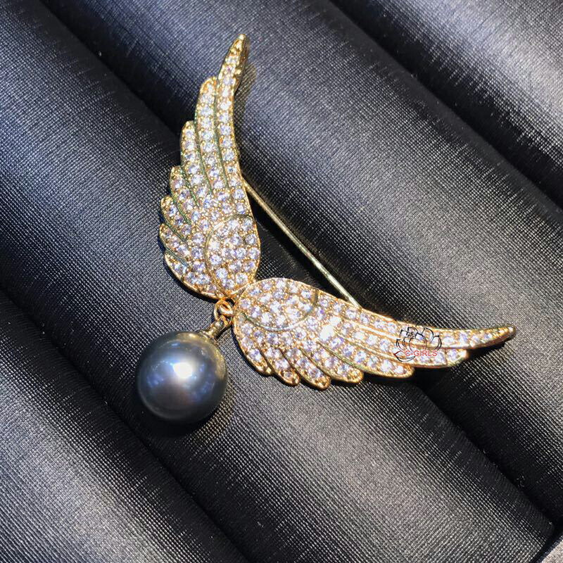 k18とPt900の羽根デザイン パール付きブローチ 【公式通販】