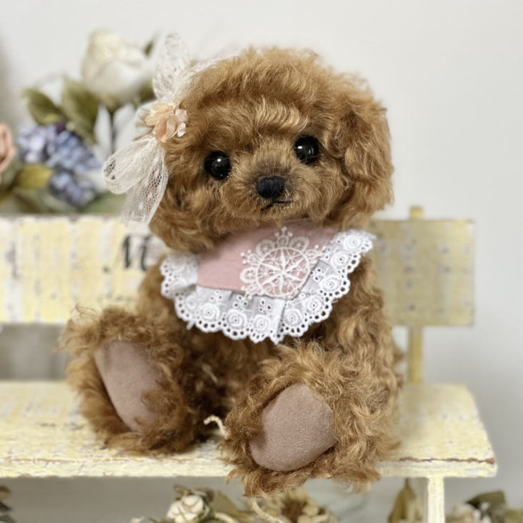 ミルク色のトイプードルちゃん毛糸のお帽子&ストールおめかしstyle