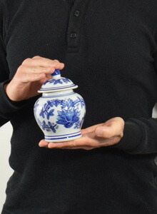 楽天市場】青白陶器 草紋 蓋付小壷 飾り壺 ブルーホワイト ジンジャー