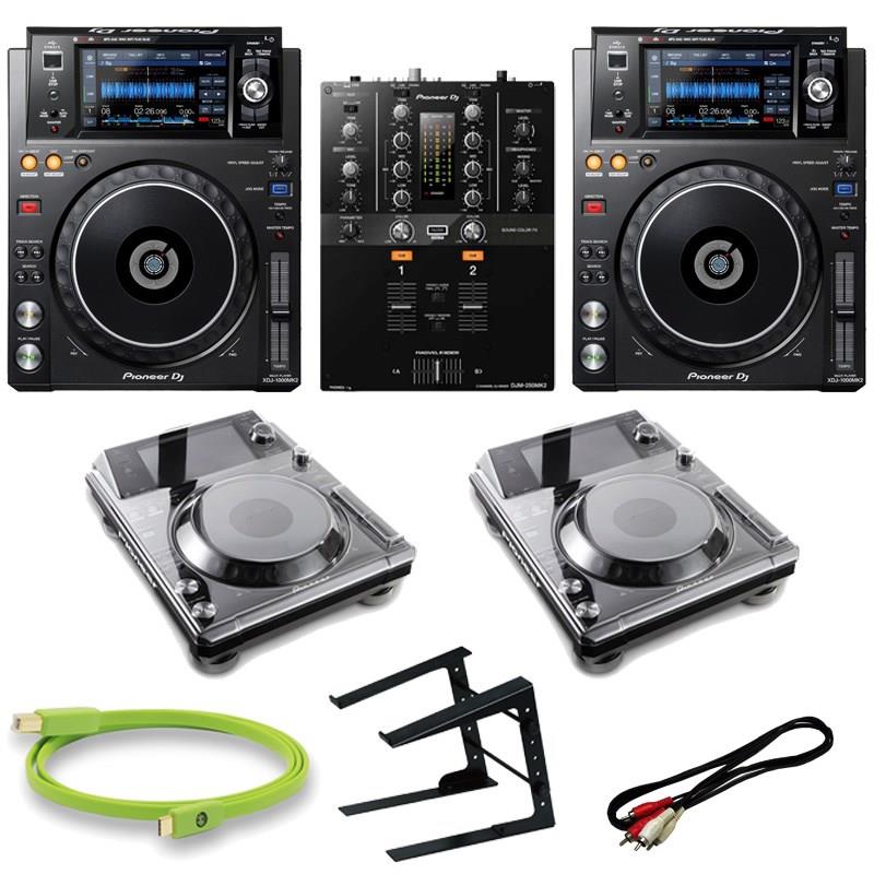 CDJ 2台、ミキサー、スピーカー、サンプラー CDJ 2台、ミキサー