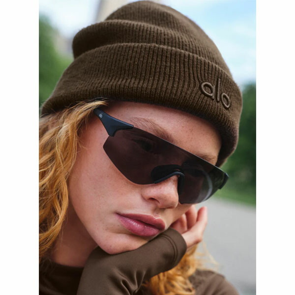 alo ブラック ニット帽 ALO YOGA ブラックニット帽 - メルカリ