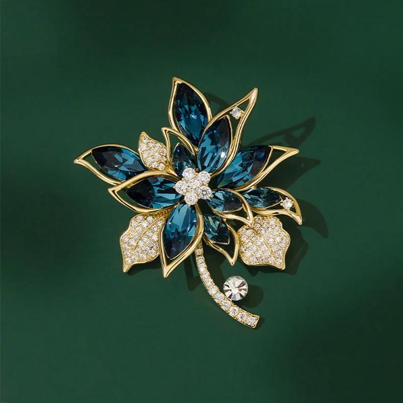 René 花モチーフ ブローチ クリスタル付き Rene（ルネ） フラワー型