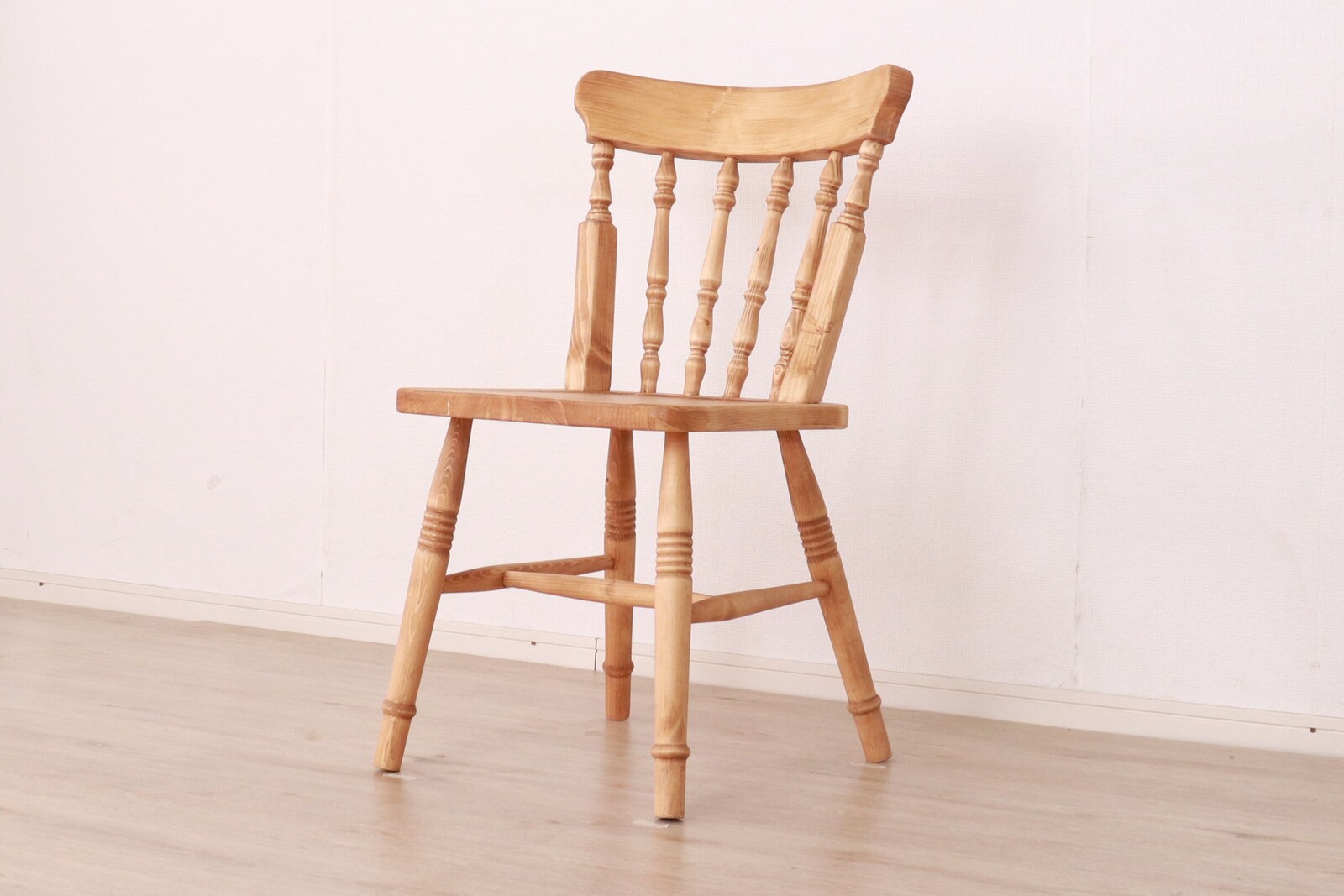 カントリー飾り椅子（みるく) mwclacko011.jpg