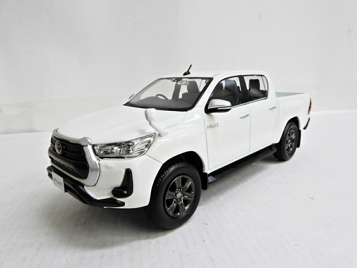 ☆新品未開封品☆トヨタ HILUX 1/30 ダイキャスト製 ディーラー正規品