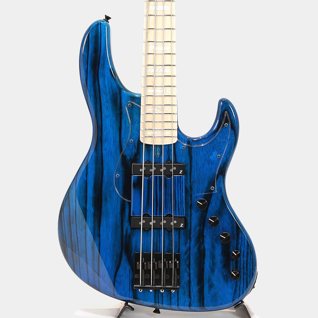 Mad Axe 4弦エレキベース 青 Mad Axe 4弦エレキベース 青 Mad Axe 4弦