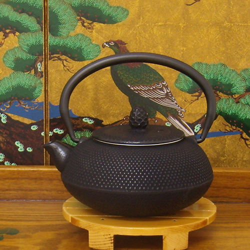 楽天市場】南部鉄器 急須鉄瓶 算玉アラレ柄 0.3リットル急須 鉄瓶 鉄器