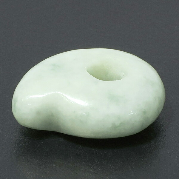 楽天市場】糸魚川翡翠 勾玉 4A級 縦約16mm 二ノ型 産地証明書 国産 桐