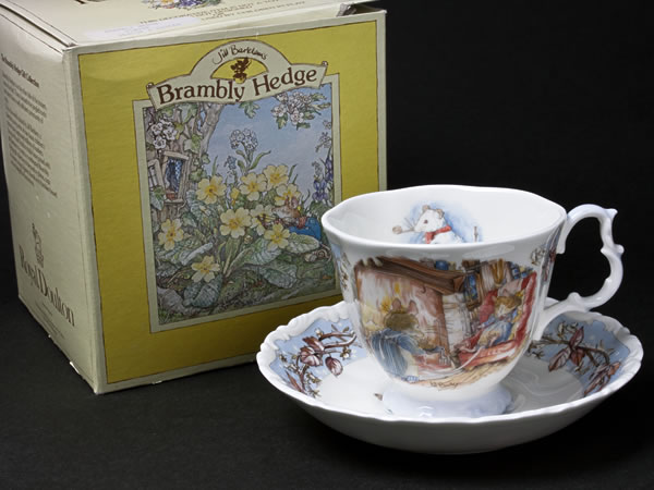 ロイヤルドルトン ブランベリーヘッジ サマー 花瓶 ベース 【公式通販】