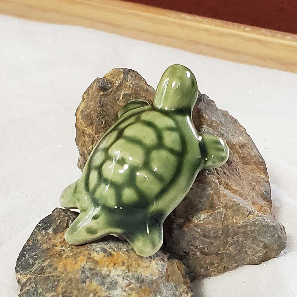 楽天市場】ミニチュア 置物 飾り フィギュア 緑 亀（かめ） 3.5cm 添配