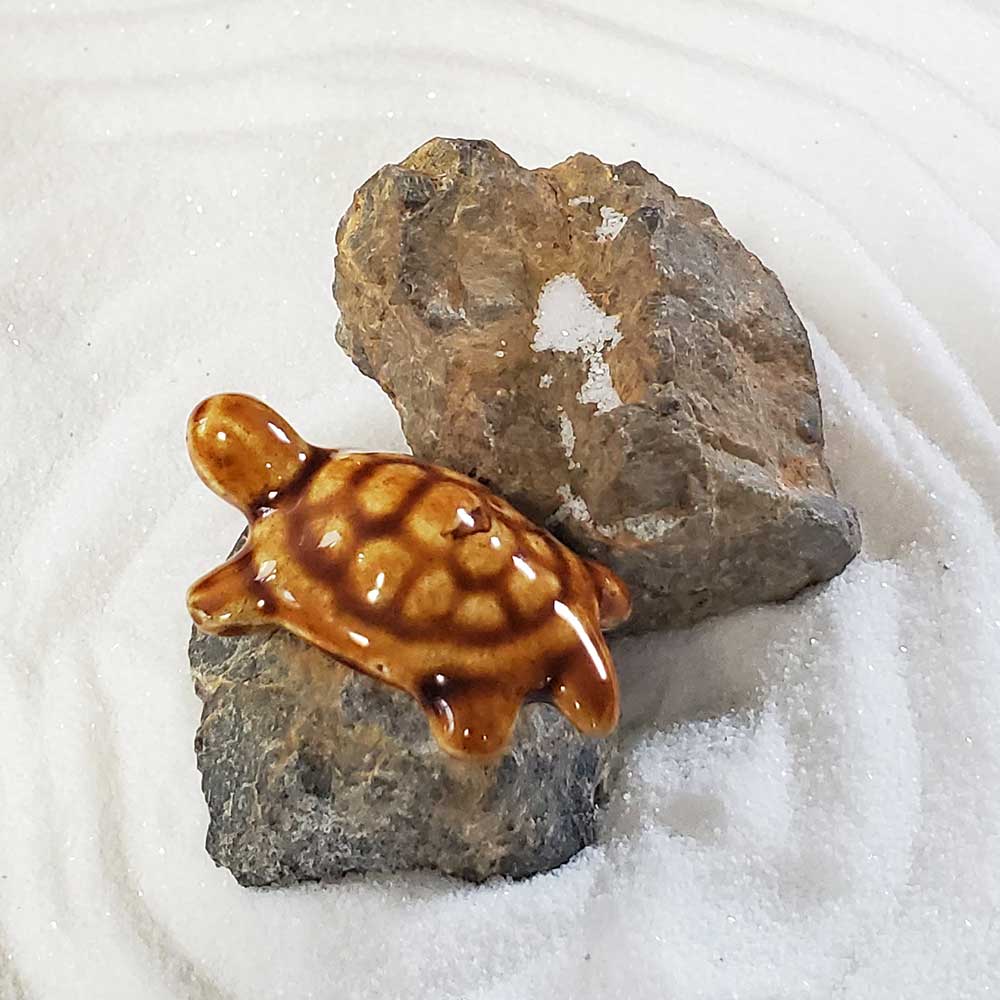 楽天市場】ミニチュア 置物 飾り フィギュア 茶 亀（かめ） 3.5cm 添配