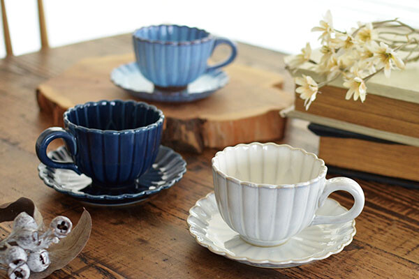 楽天市場】花形カップ＆ソーサー(3色) 瀬戸焼 日本製 食器 陶器