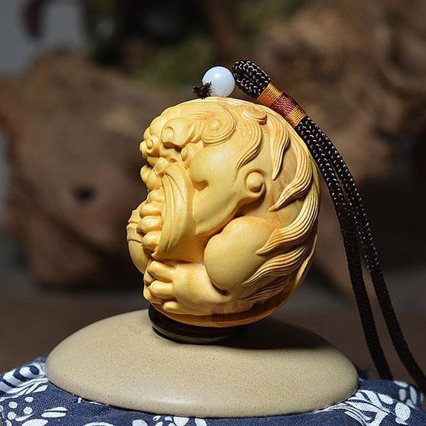 楽天市場】黄楊 ツゲ 木彫り 貔貅 ヒキュウ ペンダント 根付 提物 高級