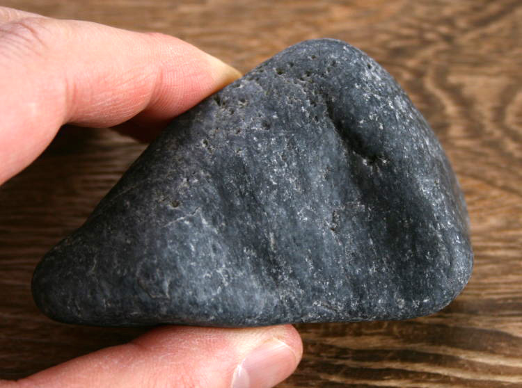 楽天市場】糸魚川黒翡翠漂石 G00429 82mm*48mm*29mm : 糸魚川ヒスイの店