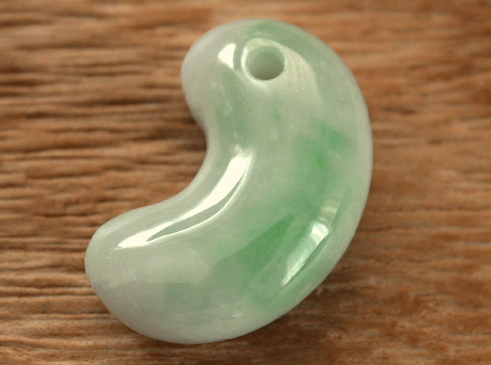 縄文〜弥生時代勾玉翡翠緑色石