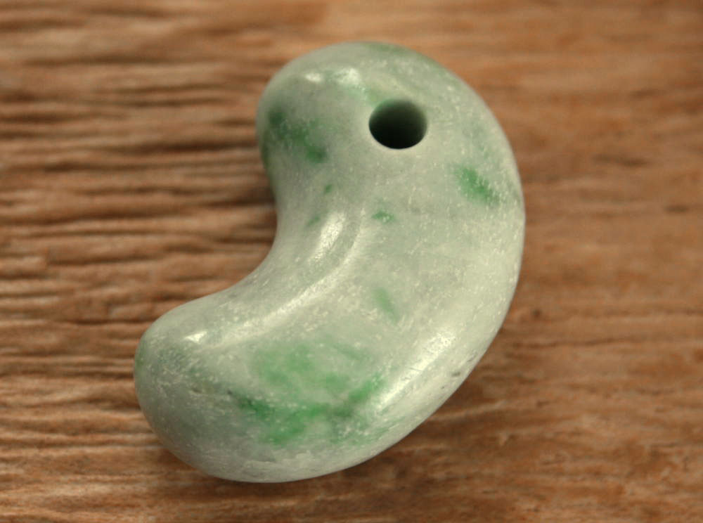 翡翠勾玉ヒスイまがたま糸魚川ヒスイ古墳時代宝石質ヒスイ出土品