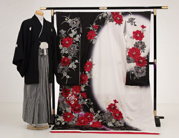 574.正絹振袖、黒バラ、160ぐらい