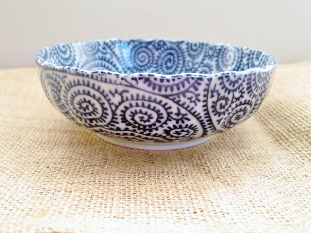 青と白の装飾 足付きボウル古地図蛸唐草高台鉢 たこ唐草