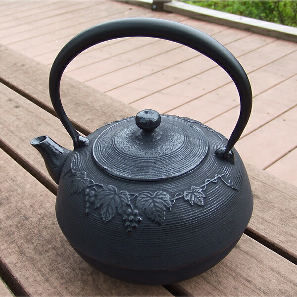 鋳鉄製 鉄瓶 ダークグレー水漏れ無極上品 時代物 容量約2500ml