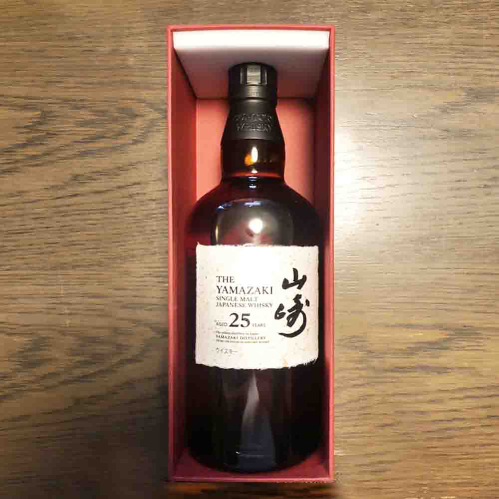 楽天市場】サントリー 山崎 25年 700ml ウイスキー 専用カートン付