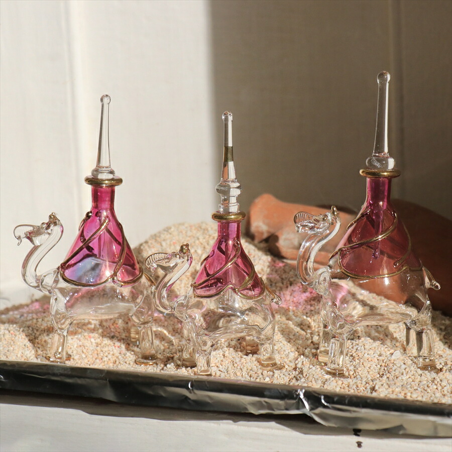 楽天市場】エジプト香水瓶・手吹きガラスの工芸品/ラクダ3頭セット