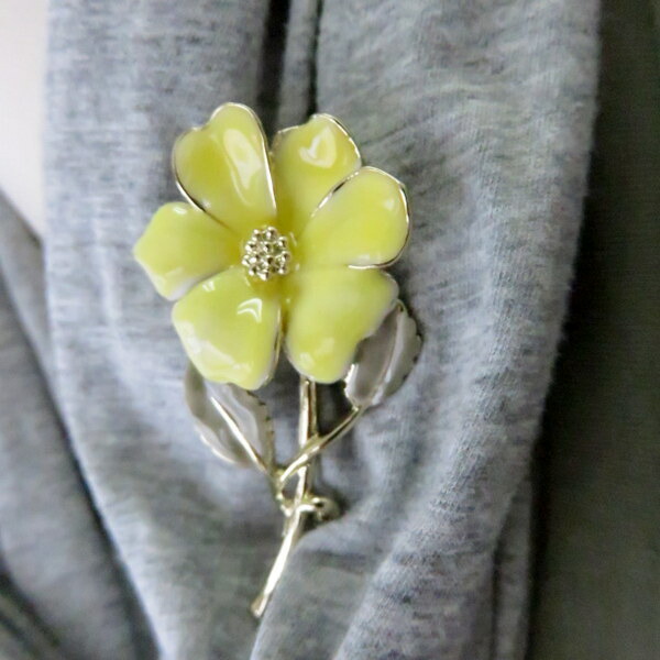 楽天市場】花 フラワー ブローチ プレゼント きれい さくらそう 選べる