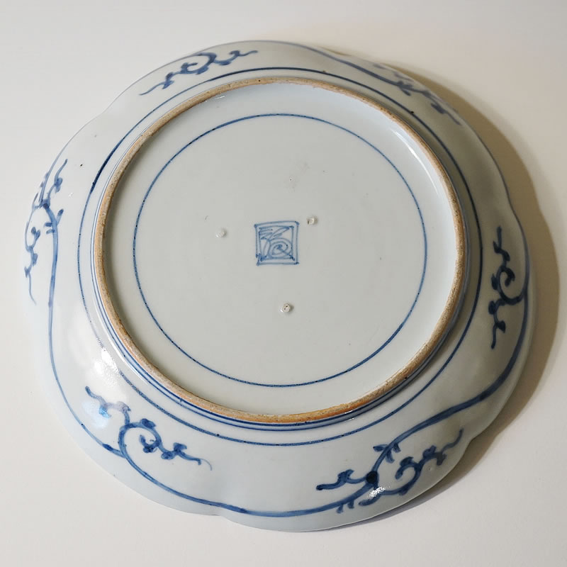 楽天市場】ヴィンテージ 古伊万里 19cm 丸皿 花唐草文 和風 伊万里焼