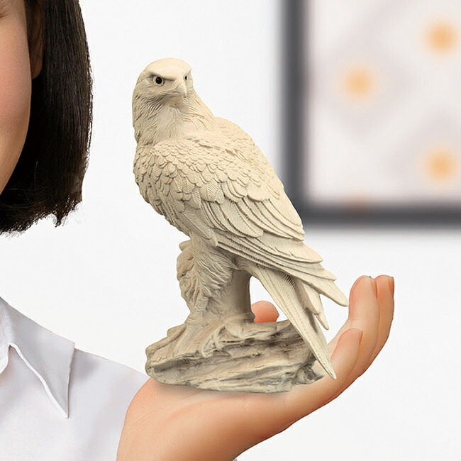 木の彫刻 鷹 オブジェ インテリア