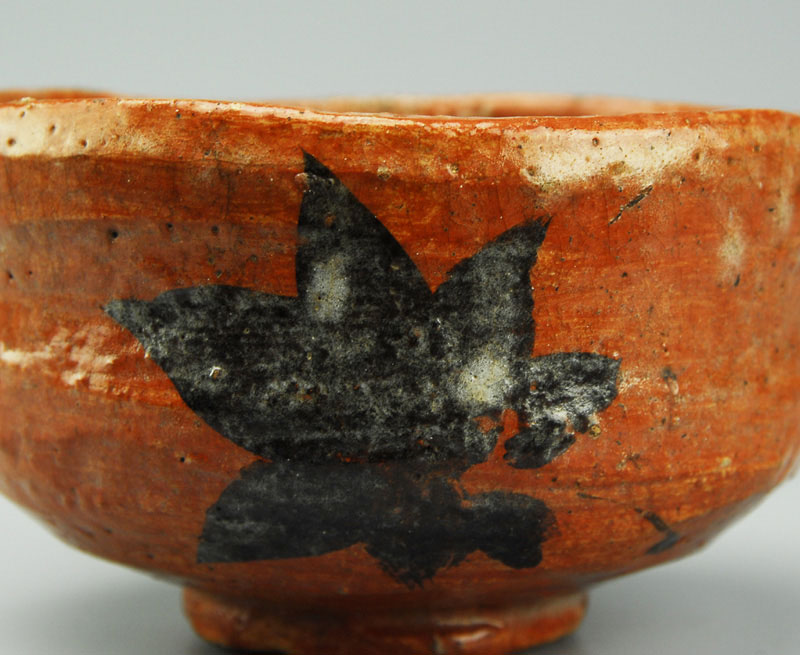 四代 清水六兵衛(1848-1920) 赤楽 紅葉漆絵 筒茶碗