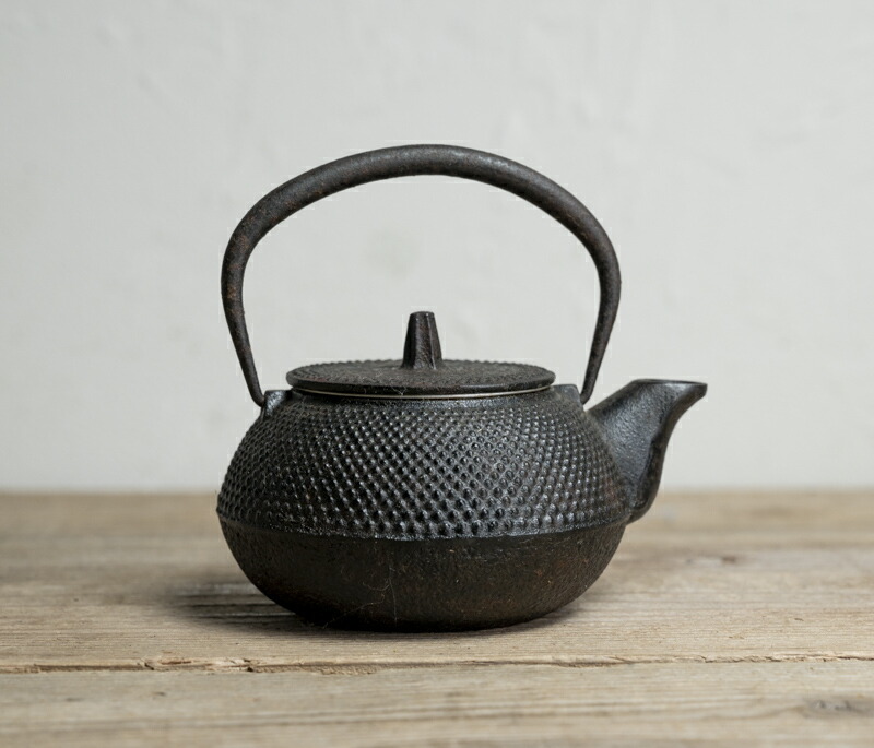 蔵出しアンティーク 骨董鉄瓶 アンティーク鉄瓶 2つセット木箱入り 古