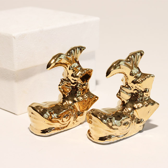 楽天市場】箸置き 金 しゃちほこ 2個セット ペア HSR702（鯱鉾
