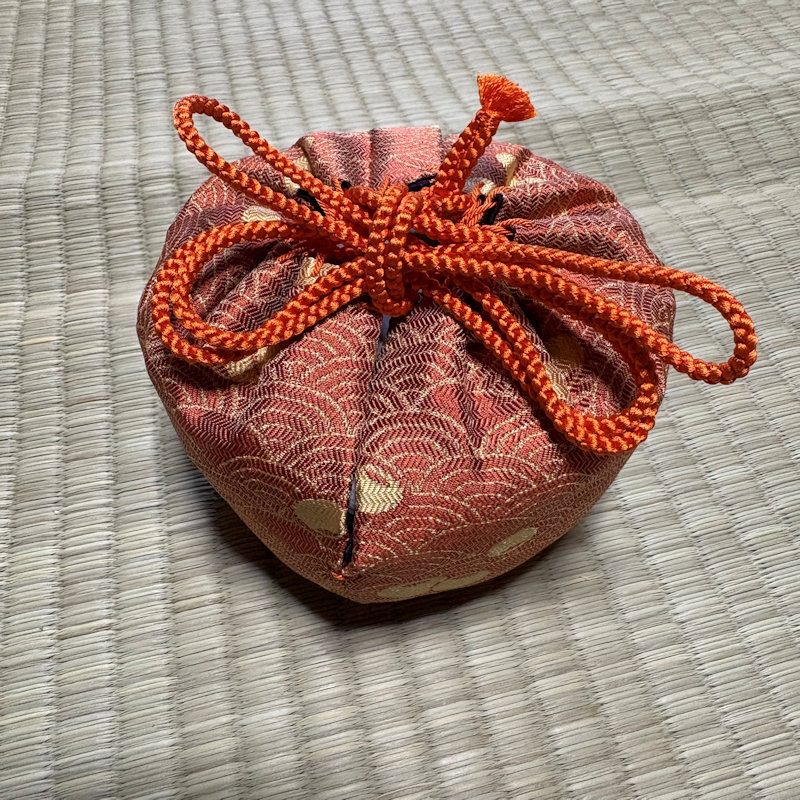 楽天市場】老松茶入（壺々青海波 朱 仕服付） 中村宗悦作 桐箱 茶道