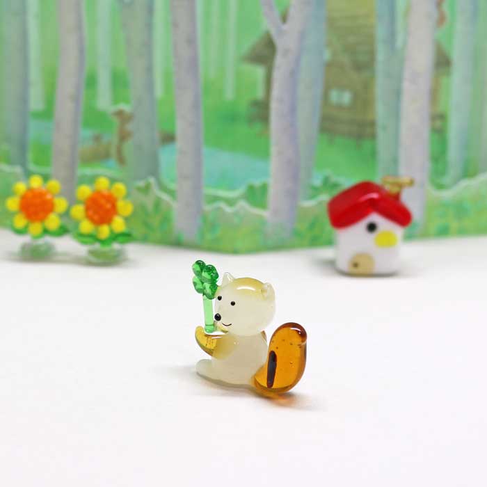 楽天市場】ガラス細工 リスとクローバー りす リス クローバー 幸運