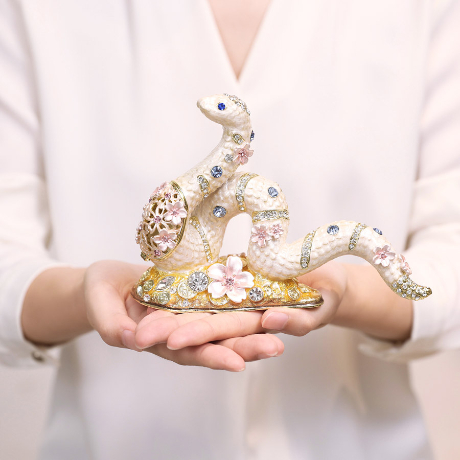 楽天市場】＜桜白蛇＞白蛇 巳年 干支の置物 ジュエリーボックス