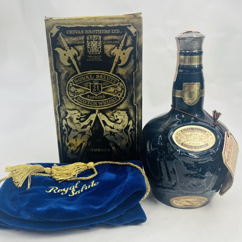 シーバス リーガル ロイヤル サルート 21年 青陶器 700ml 40% 巾着付き