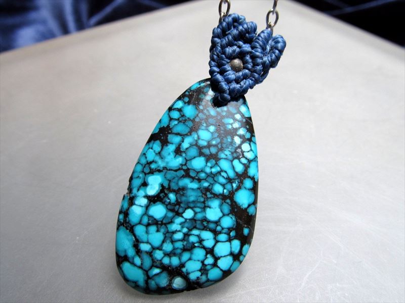 楽天市場】○4A 天然無着色 【スパイダーウェブターコイズ ペンダント