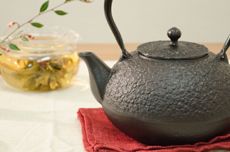 748 保壽堂と在銘 南部梅の鉄瓶 満水で1600ml WEB SHOP