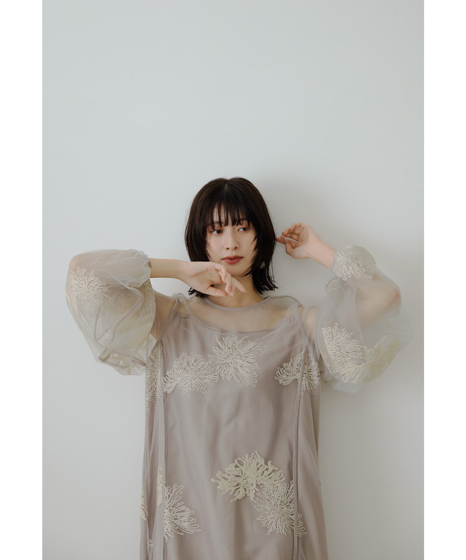 bflat｜フラワー刺繍ティアードフリルドレス Aライン マタニティ 妊婦