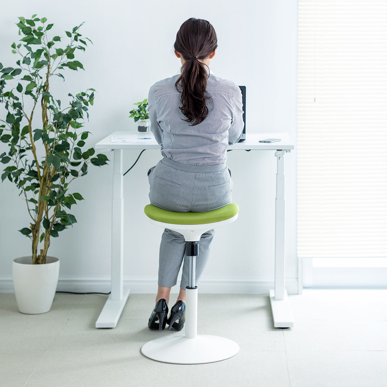 楽天市場】スツール スタンディング 上下昇降 デスクチェア 座面
