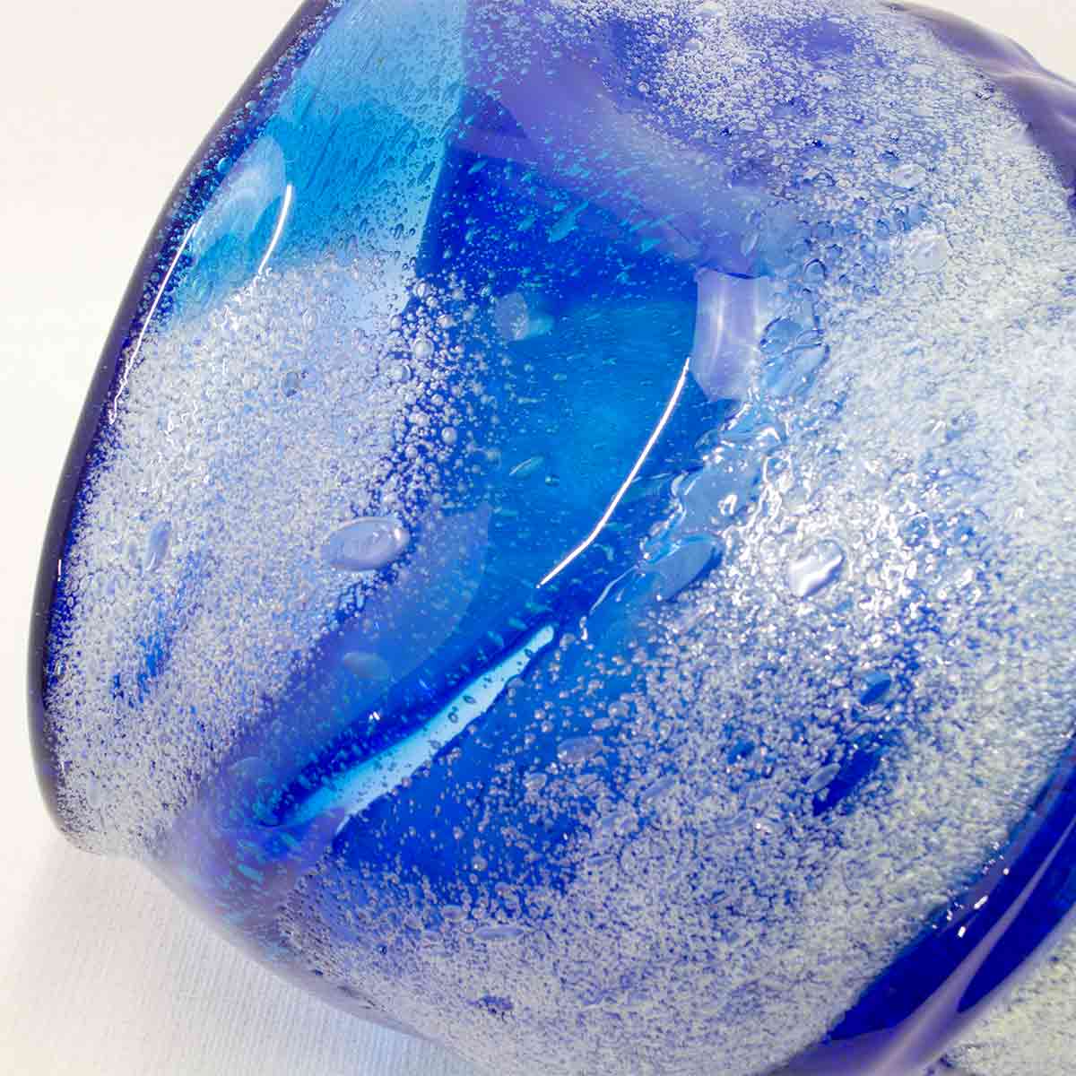 楽天市場】稲嶺盛吉(宙吹きガラス工房虹) 琉球ガラス 花入れ 白泡二色