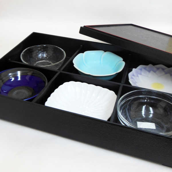 楽天市場】小鉢付き 松花堂弁当箱 6マス仕切り 小鉢付き ABS樹脂黒塗り