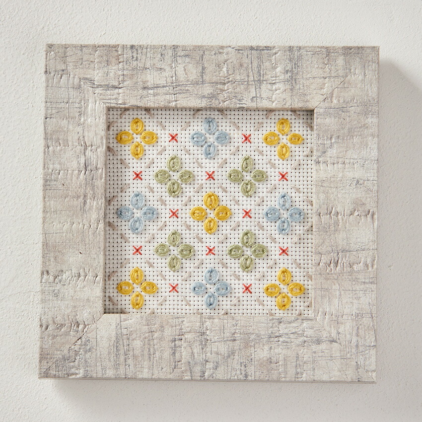 戸塚刺繍作品 木製花柄3段引き出し 【公式通販】