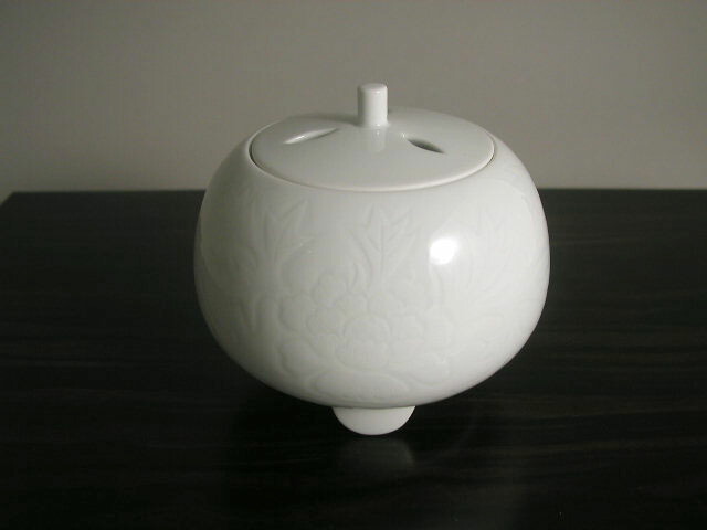 有田焼　白磁　香炉　井上萬二　現代作家 有田焼 白磁 香炉 井上萬二 現代作家 2025年最新】香炉 井上萬二の人気