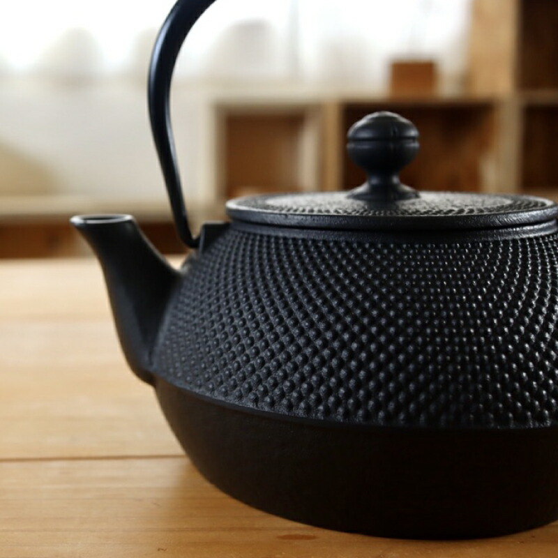 楽天市場】岩鋳 南部鉄器 鉄瓶 7型アラレ IH対応 黒焼付 0.9L 鉄分補給