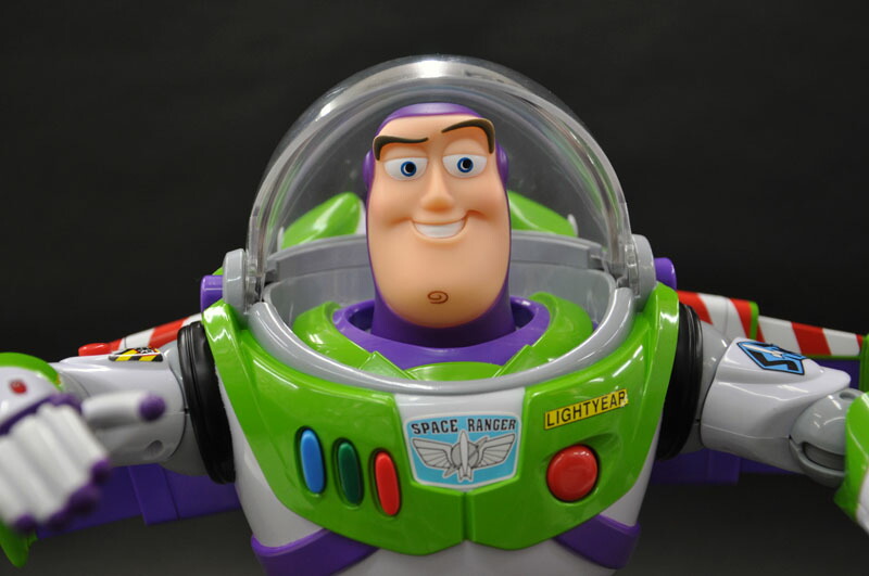 楽天市場】トイ・ストーリー リアルサイズトーキングフィギュア バズ