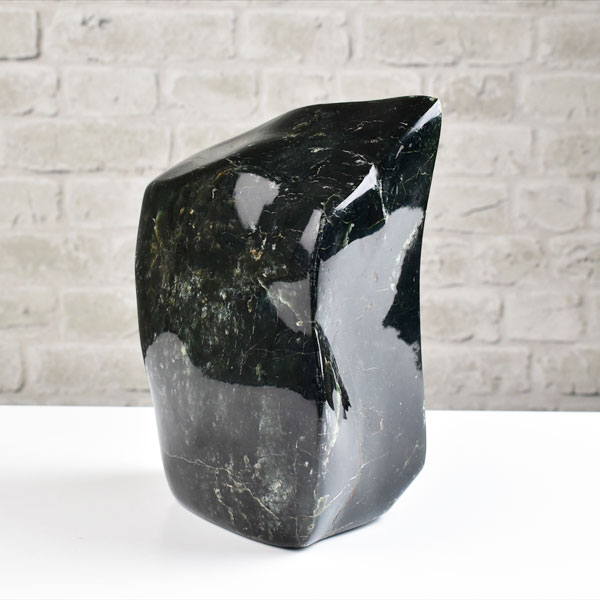 大型天然ヒスイ磨き置物