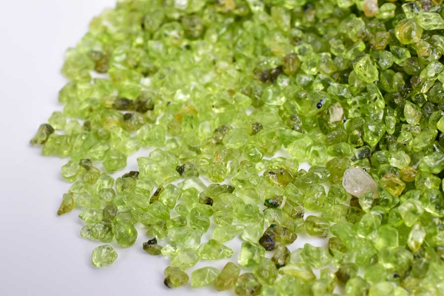 岩座＜八月 *ペリドット さざれ石ブレスレット 葉月＞産石×さざれ石