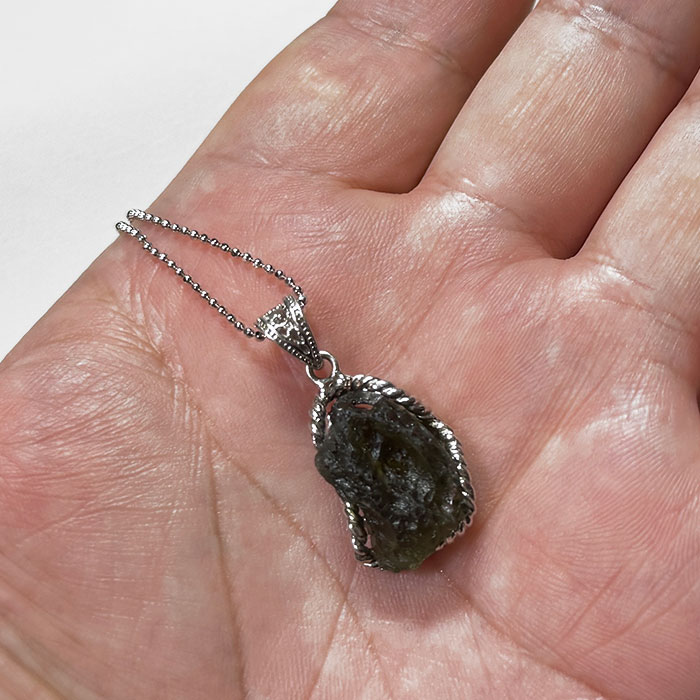 楽天市場】モルダバイト ペンダントトップ ネックレス【鑑別書付き